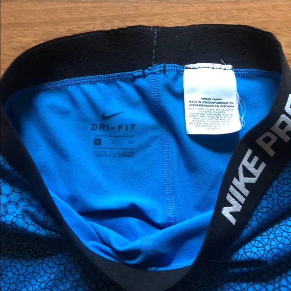 Women’s Nike Pro Leggings - Picture 3 of 3